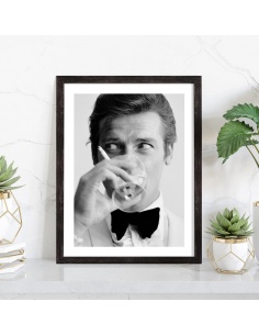 Tableau Roger Moore Drink - James Bond 2