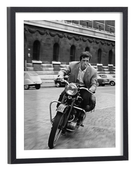 Affiche de Jean Paul Belmondo en Moto fumant un cigare