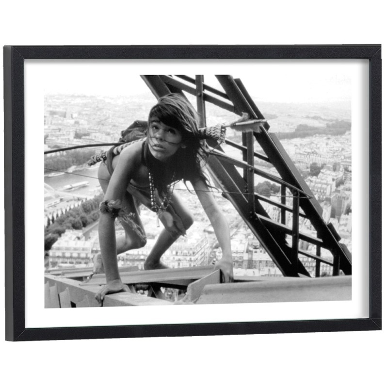 Affiche noir et blanc scène du film Un indien dans la ville