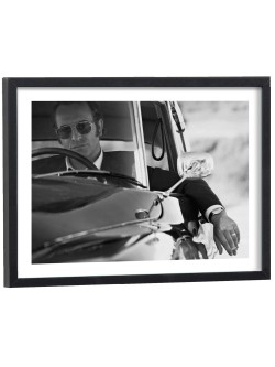 Jean Dujardin dans La French - affiche cinéma noir et blanc encadrée bois noir 40x30cm