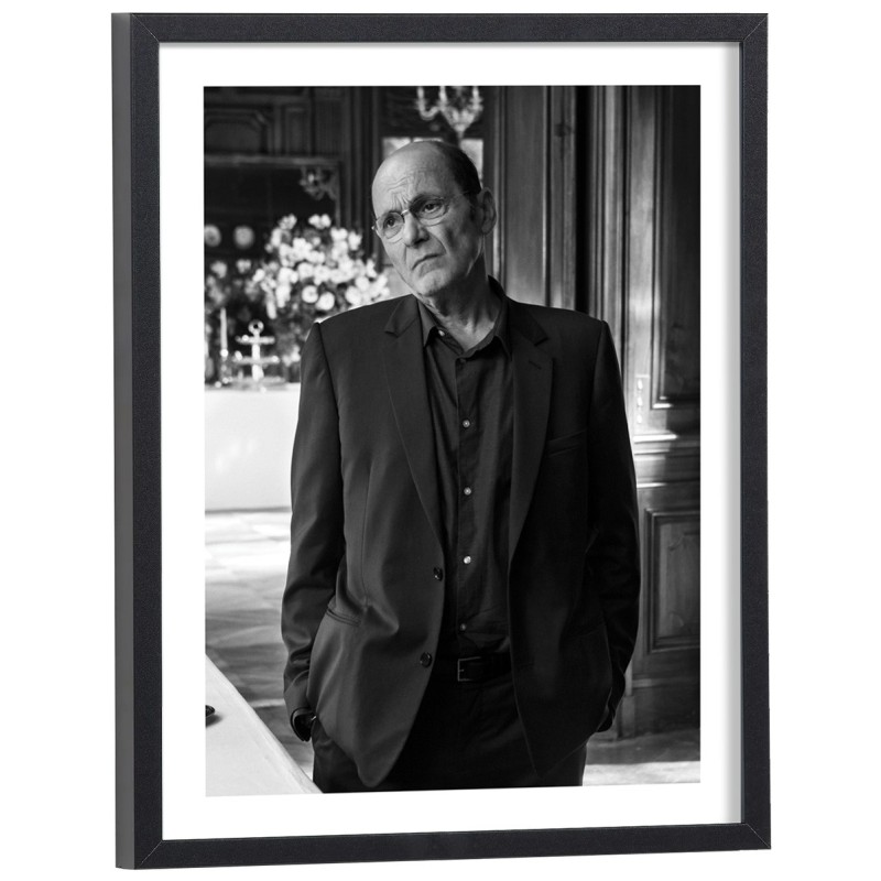 Jean-Pierre Bacri en costume noir et blanc - affiche cinéma Le sens de la fête encadrée