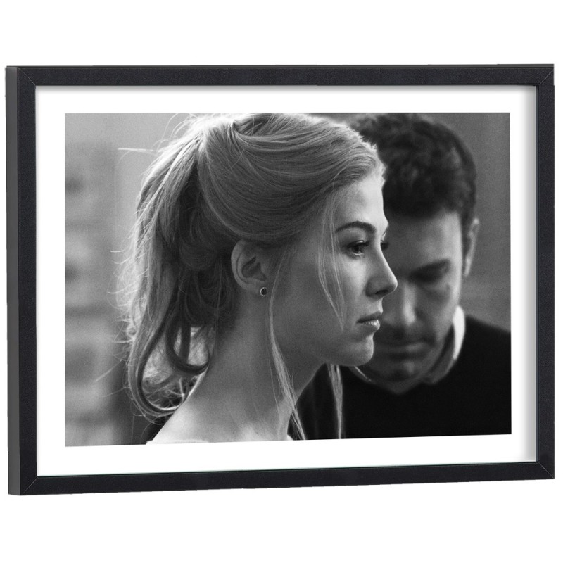 Portrait noir et blanc Gone Girl - affiche cinéma encadrée cadre bois noir 40x30