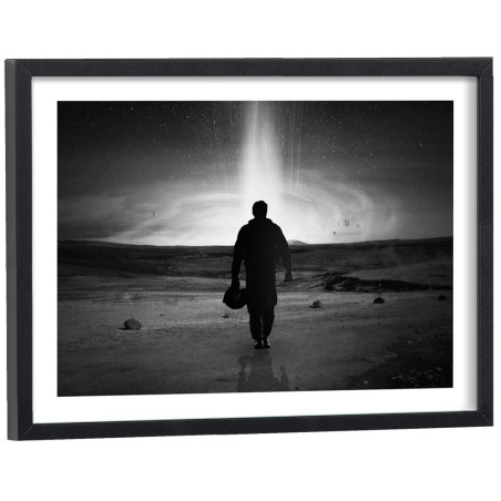 Affiche film Interstellar noir et blanc - silhouette face phénomène cosmique cadre bois noir