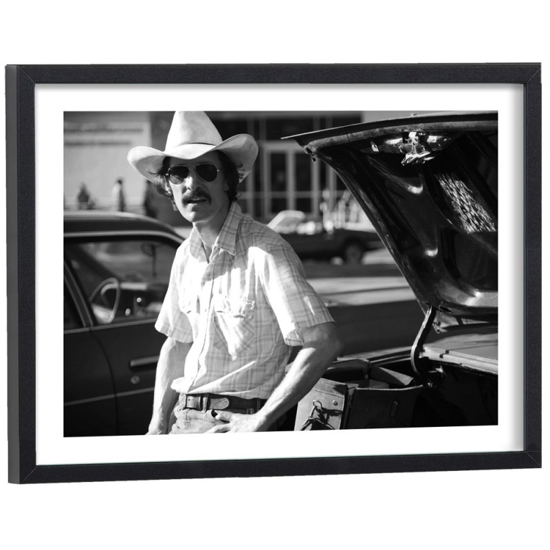 Matthew McConaughey en cowboy dans The Dallas Buyers Club - affiche cinéma encadrée cadre bois noir 40x30