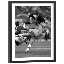 Fabien Barthez et Ronaldo finale France-Brésil 1998 - affiche sport encadrée noir et blanc