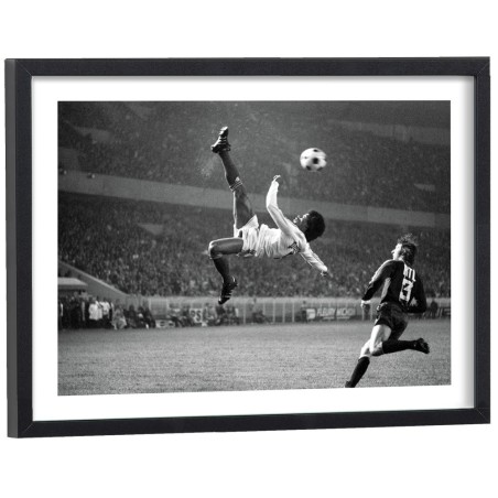 Jairzinho retournée acrobatique football - poster sport vintage encadré noir et blanc
