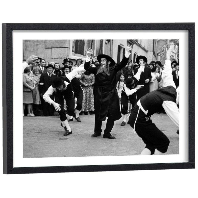 Affiche noir et blanc du film Rabbi Jacob, scène de la danse avec Louis de Funès