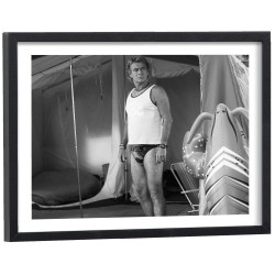 Affiche scène du film français Camping en noir et blanc