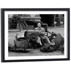 Affiche culte noir et blanc de Bourvil sur le tournage du film Le Corniaud